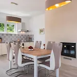Mit Eigenem Pool By Interhome Casa de Férias *