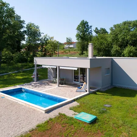 Mit Eigenem Pool By Interhome Semesterbostad *