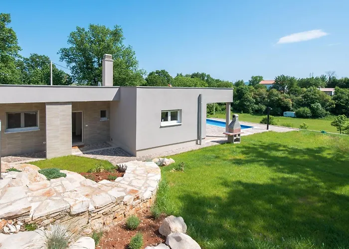 Mit Eigenem Pool By Interhome Vakantiehuis *