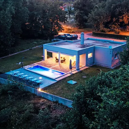 펜션 Mit Eigenem Pool By Interhome 라빈