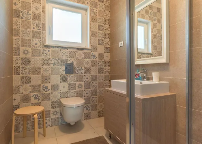 Mit Eigenem Pool By Interhome *