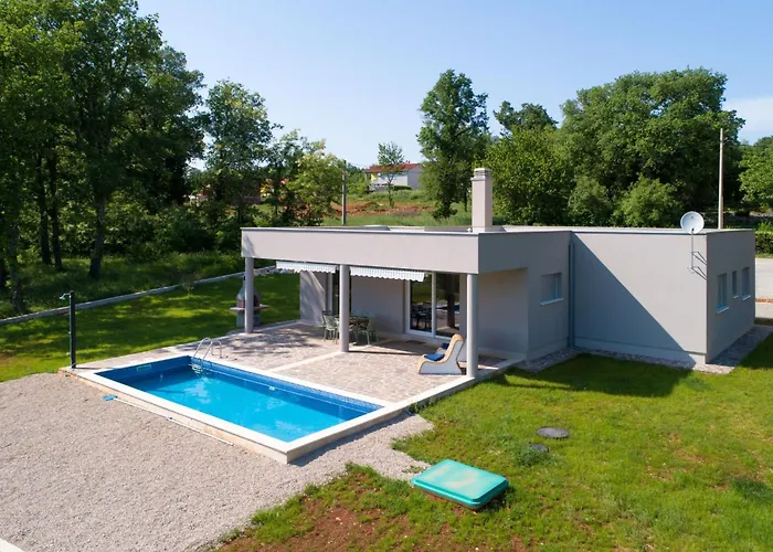 Mit Eigenem Pool By Interhome Ferienhaus *